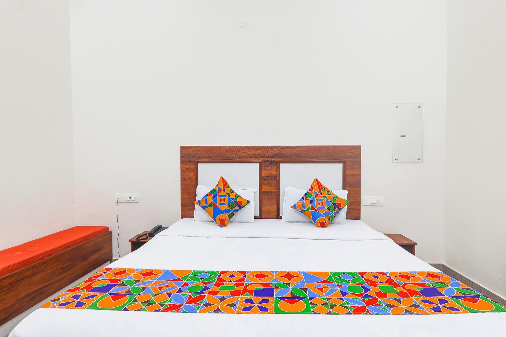 Fabhotel Shree Venkatesh Nileyam Ayodhya Buitenkant foto