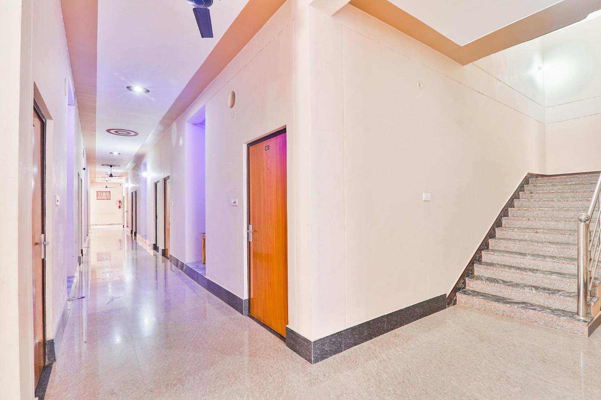 Fabhotel Shree Venkatesh Nileyam Ayodhya Buitenkant foto