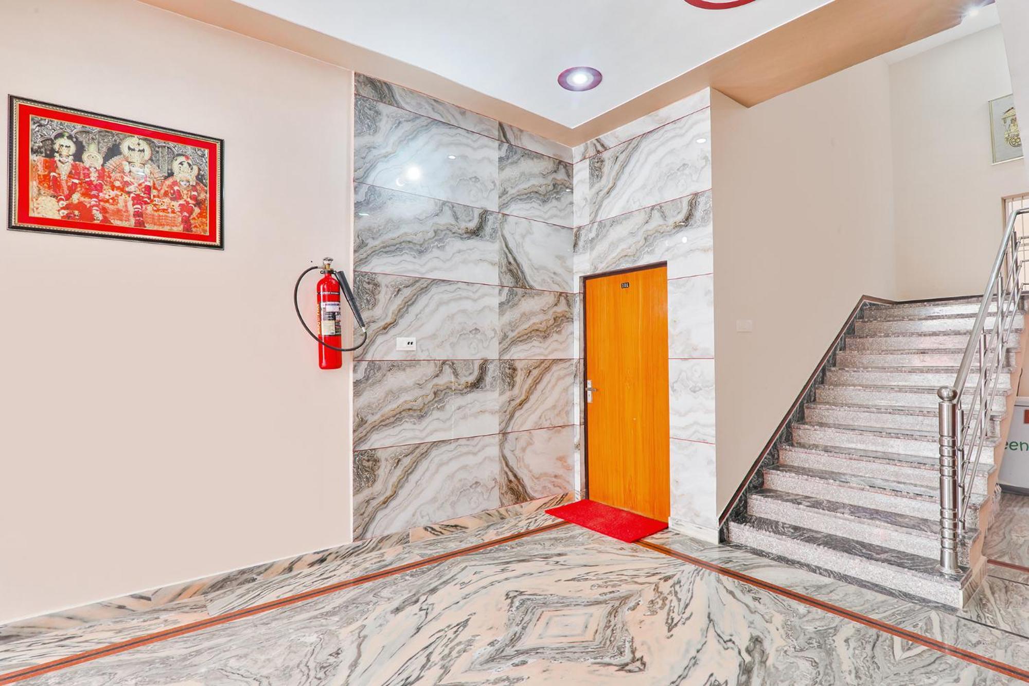 Fabhotel Shree Venkatesh Nileyam Ayodhya Buitenkant foto