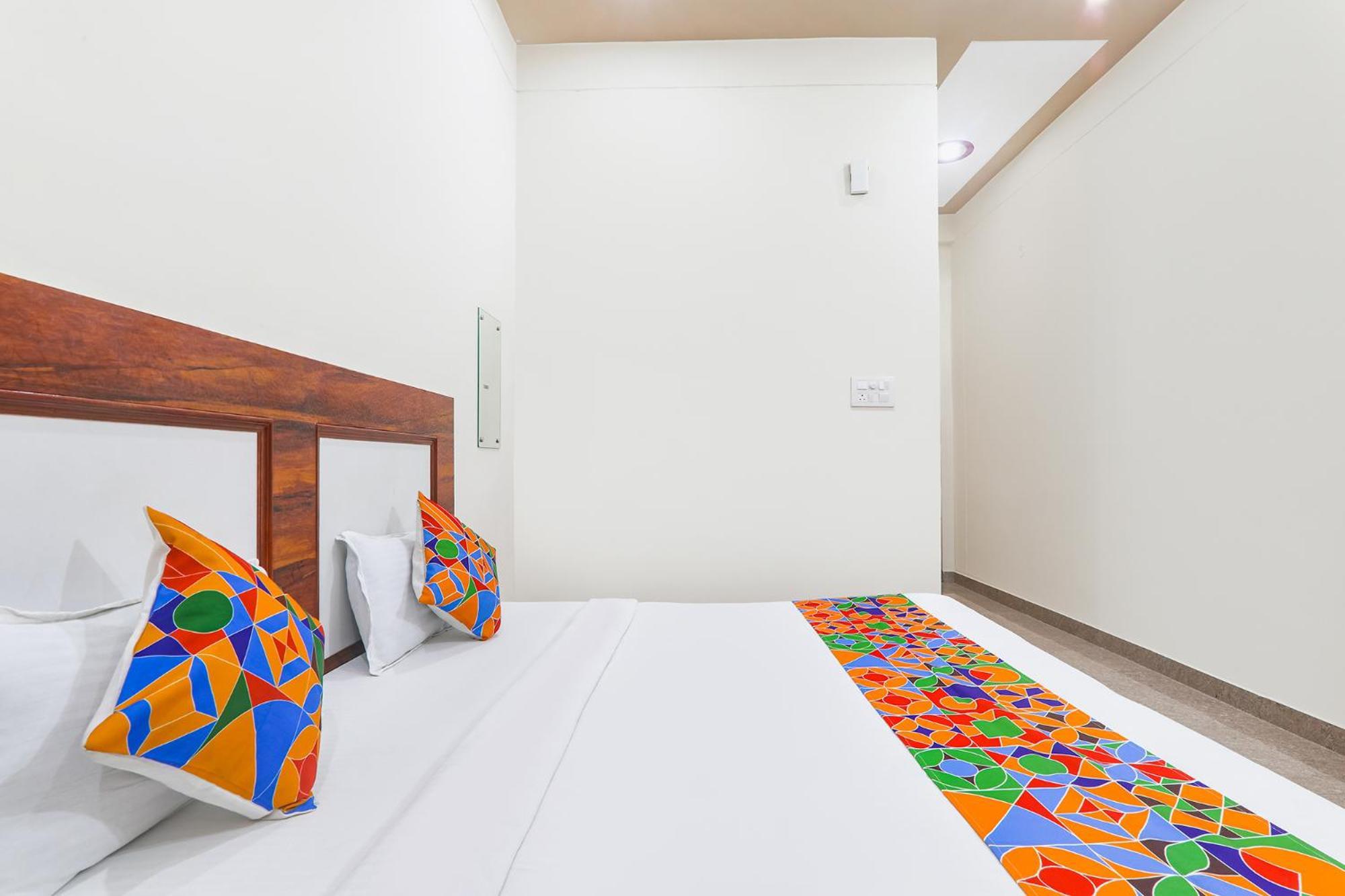 Fabhotel Shree Venkatesh Nileyam Ayodhya Buitenkant foto
