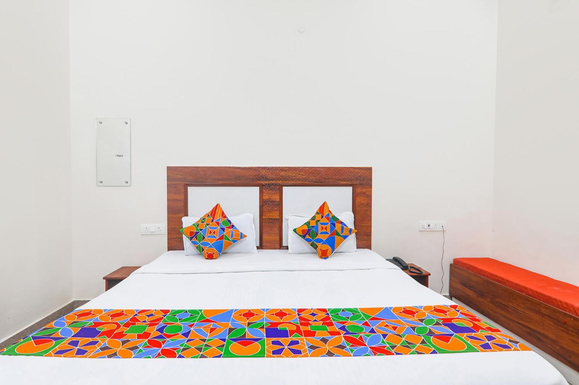 Fabhotel Shree Venkatesh Nileyam Ayodhya Buitenkant foto